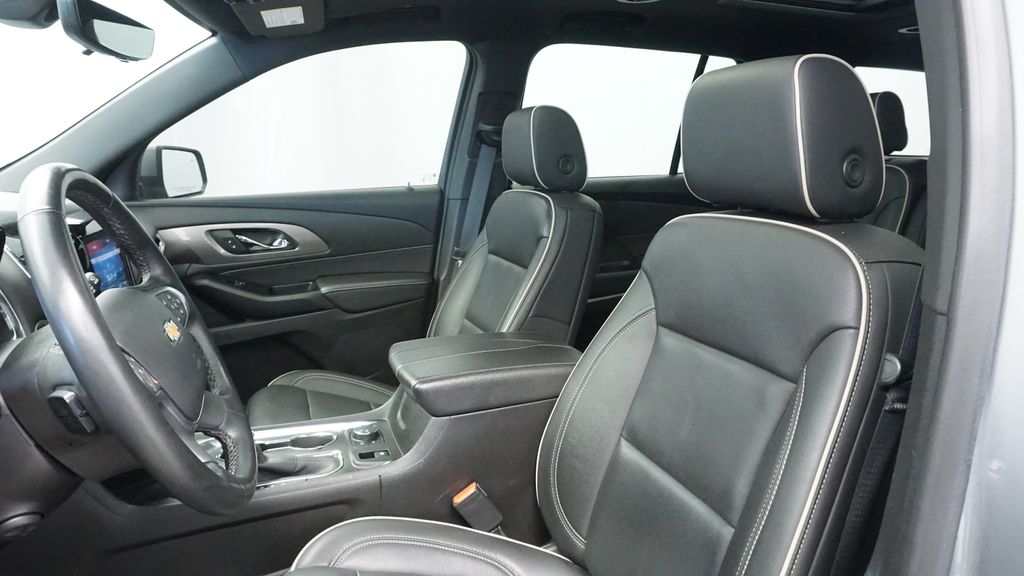 Thumbnail: 2023 Chevrolet Traverse - 10