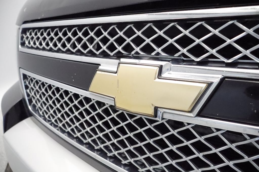 Thumbnail: 2008 Chevrolet Tahoe - 7