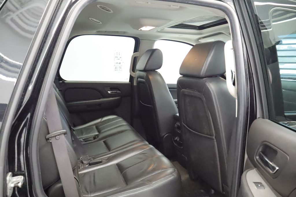 Thumbnail: 2008 Chevrolet Tahoe - 12