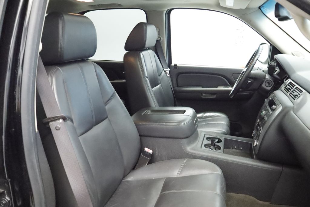 Thumbnail: 2008 Chevrolet Tahoe - 10