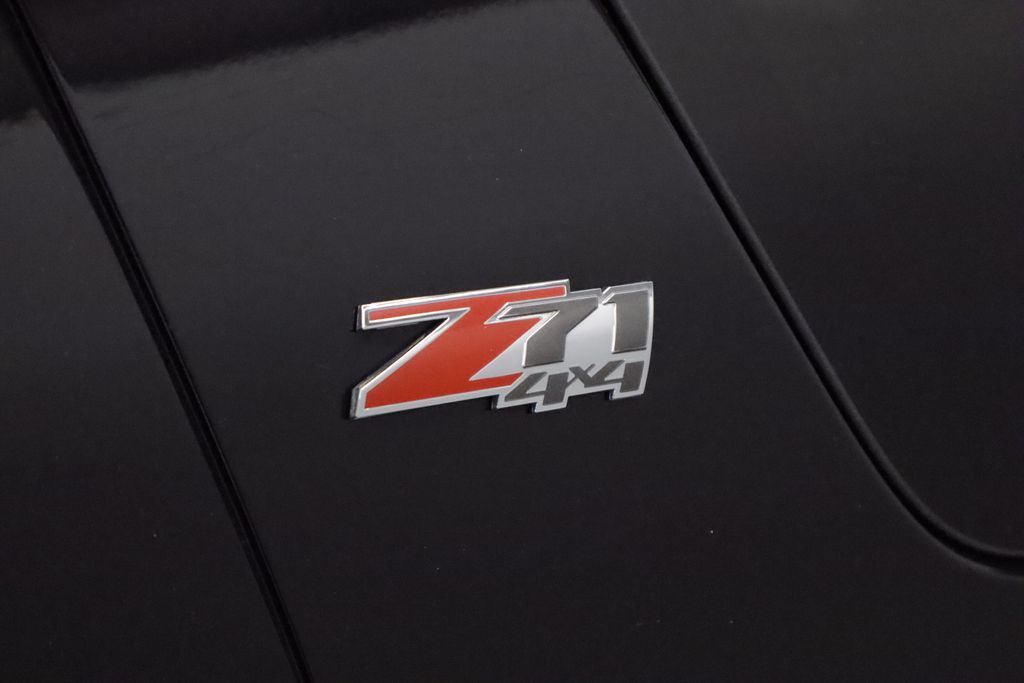 Thumbnail: 2008 Chevrolet Tahoe - 18