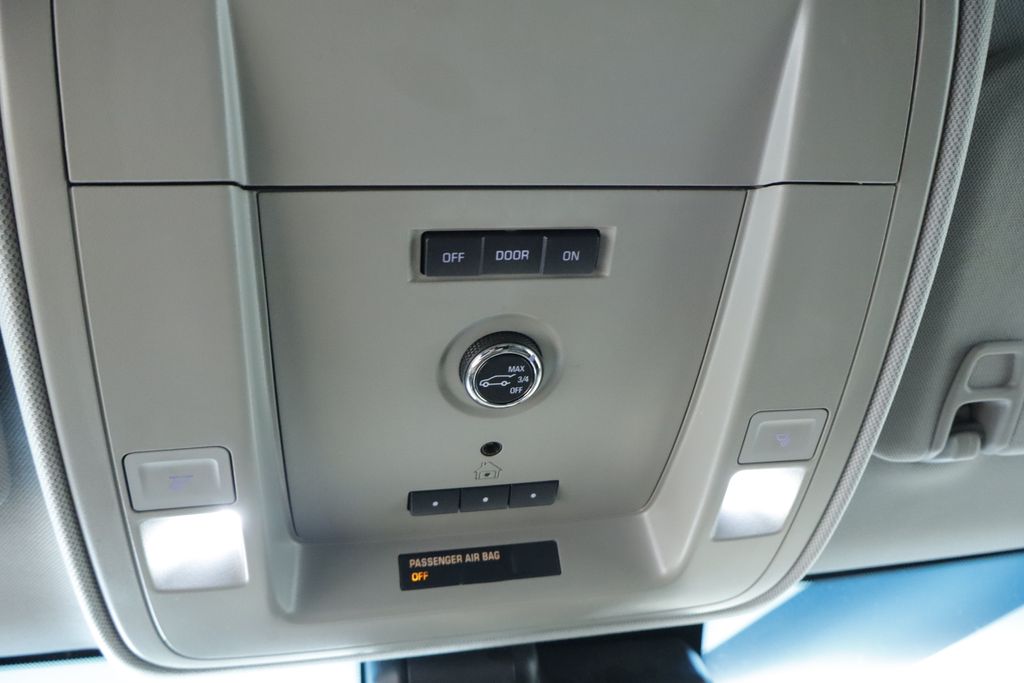 Thumbnail: 2015 Chevrolet Tahoe - 30