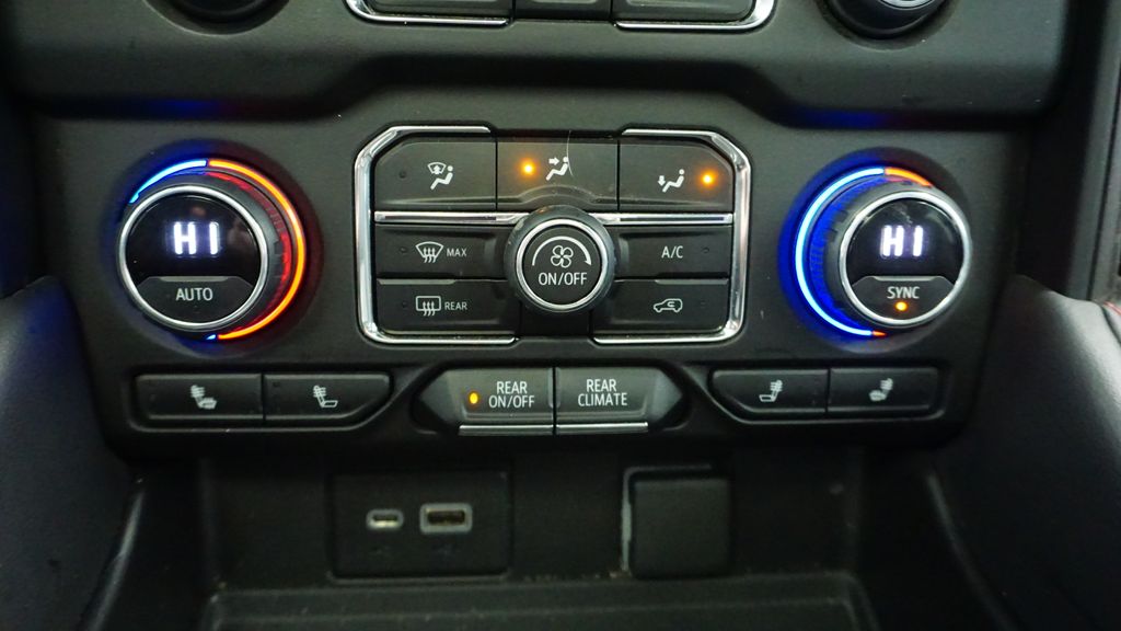 Thumbnail: 2022 Chevrolet Suburban - 31