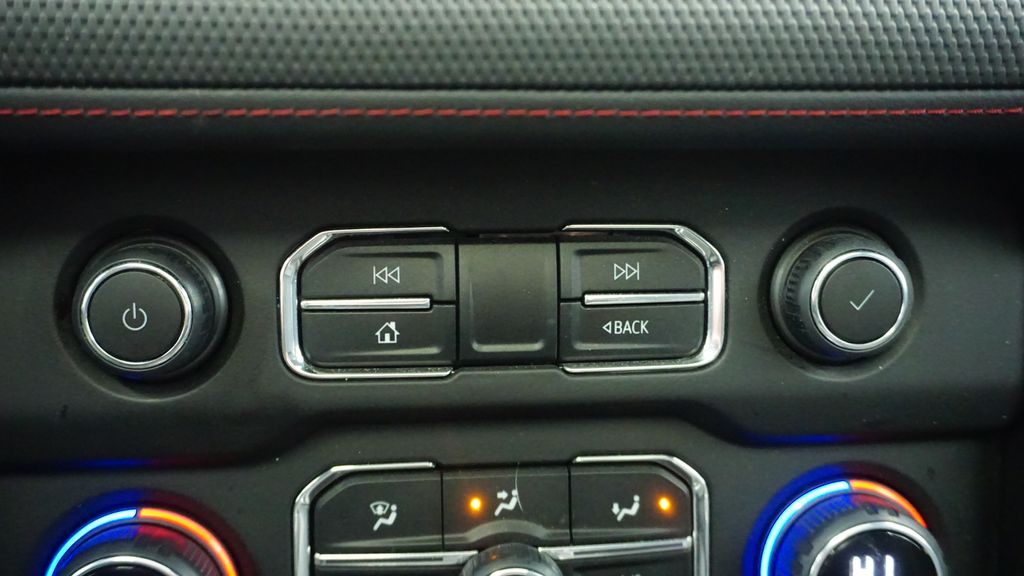 Thumbnail: 2022 Chevrolet Suburban - 32