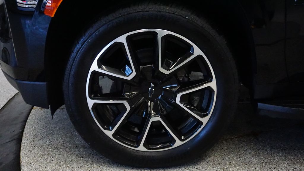 Thumbnail: 2022 Chevrolet Suburban - 7