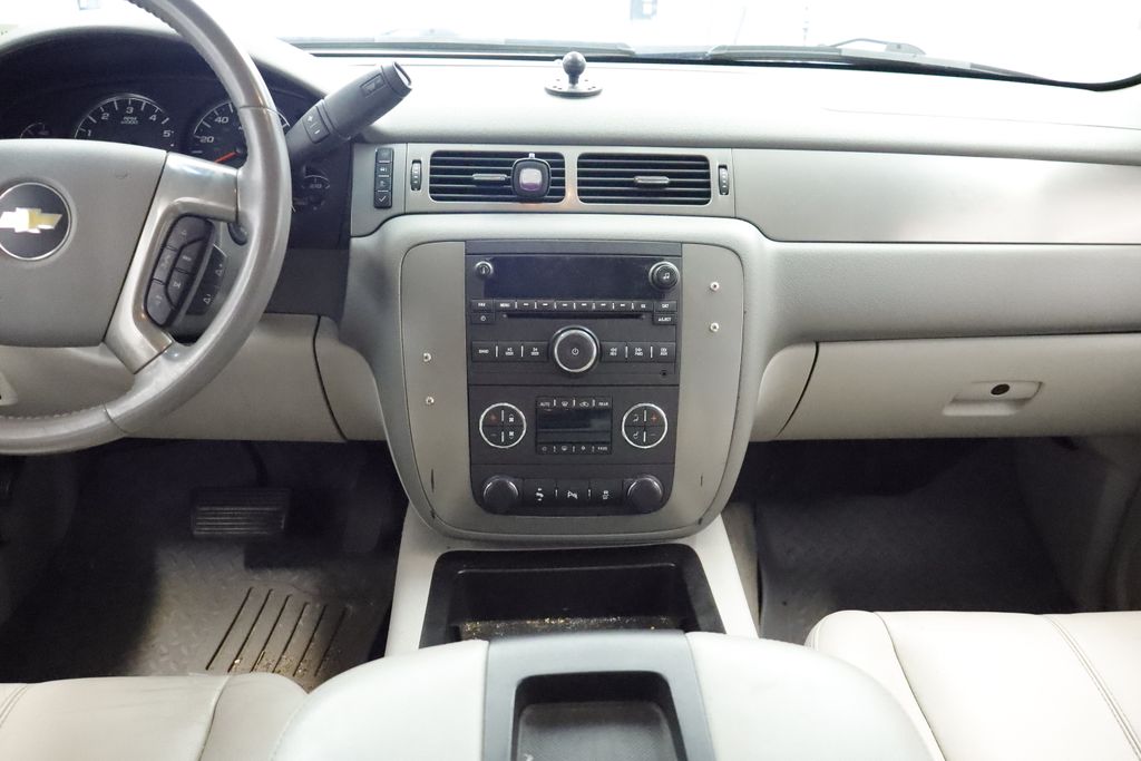 Thumbnail: 2012 Chevrolet Suburban - 12