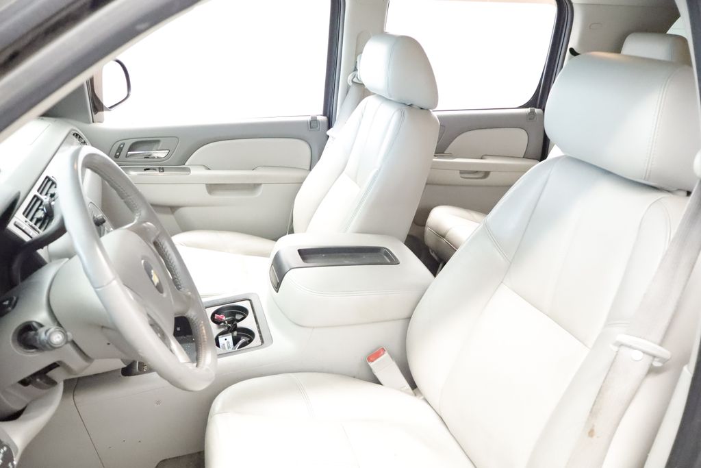 Thumbnail: 2012 Chevrolet Suburban - 10