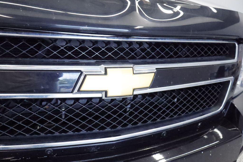 Thumbnail: 2012 Chevrolet Suburban - 7