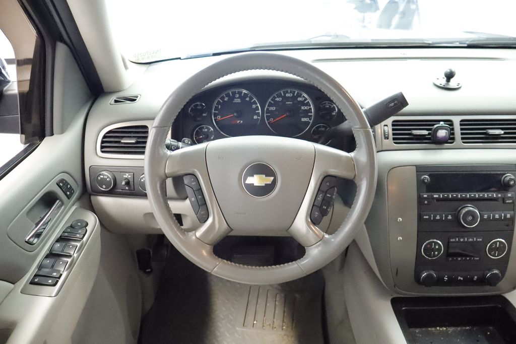 Thumbnail: 2012 Chevrolet Suburban - 9