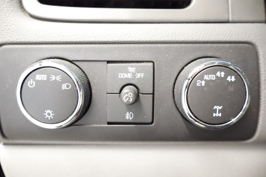 Thumbnail: 2012 Chevrolet Suburban - 25