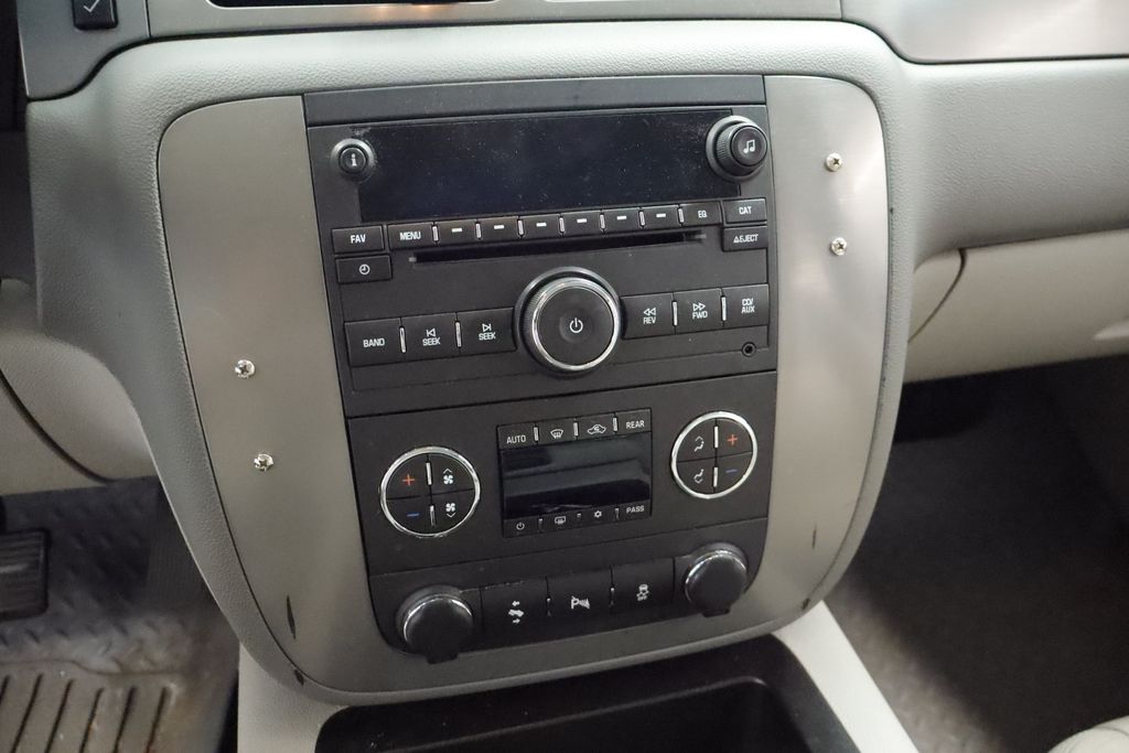 Thumbnail: 2012 Chevrolet Suburban - 14