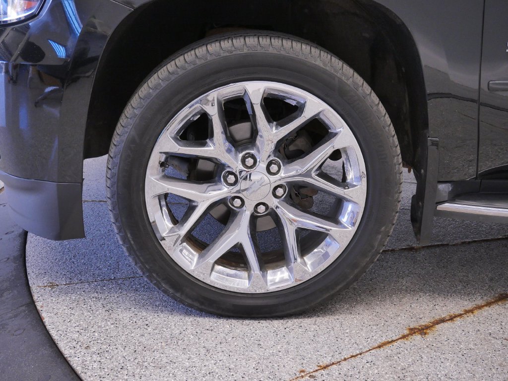 Thumbnail: 2017 Chevrolet Suburban - 6