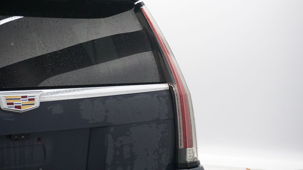 Thumbnail: 2017 Cadillac Escalade - 20