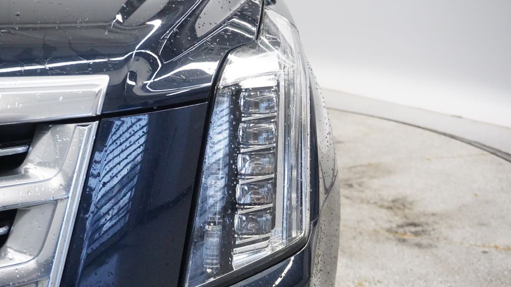 Thumbnail: 2017 Cadillac Escalade - 19
