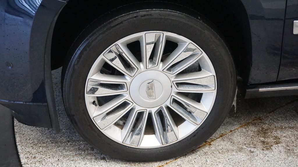 Thumbnail: 2017 Cadillac Escalade - 8