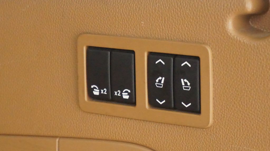 Thumbnail: 2017 Cadillac Escalade - 22