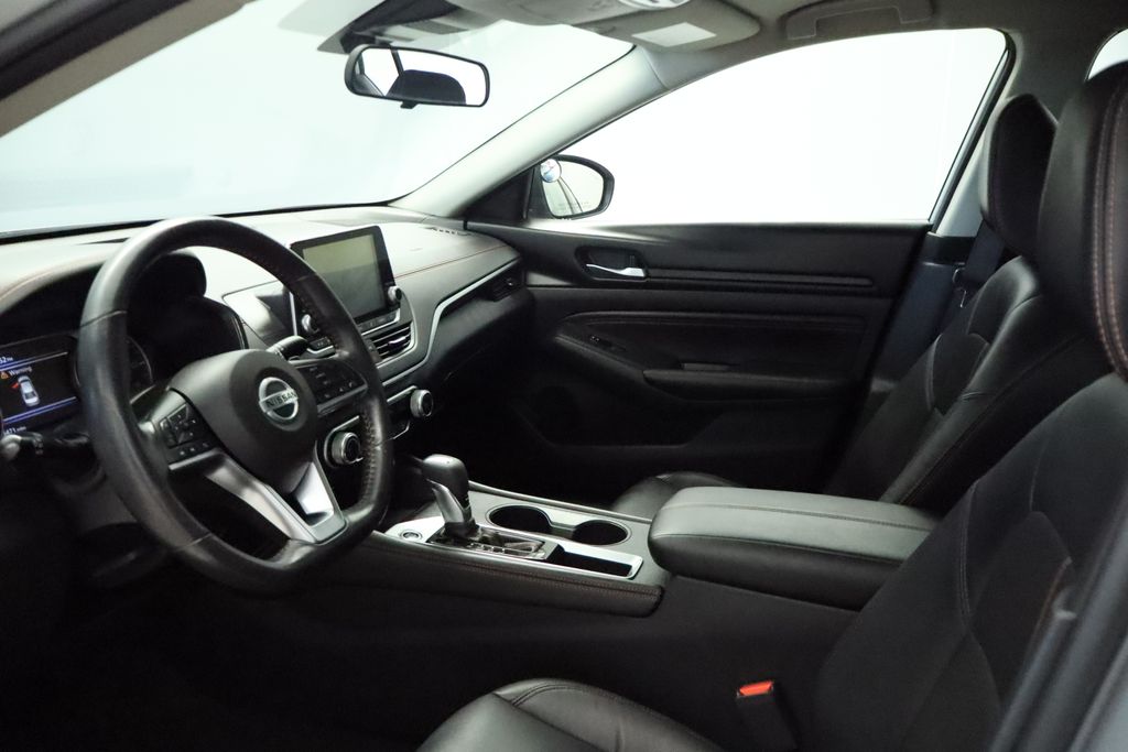 Thumbnail: 2022 Nissan Altima - 10
