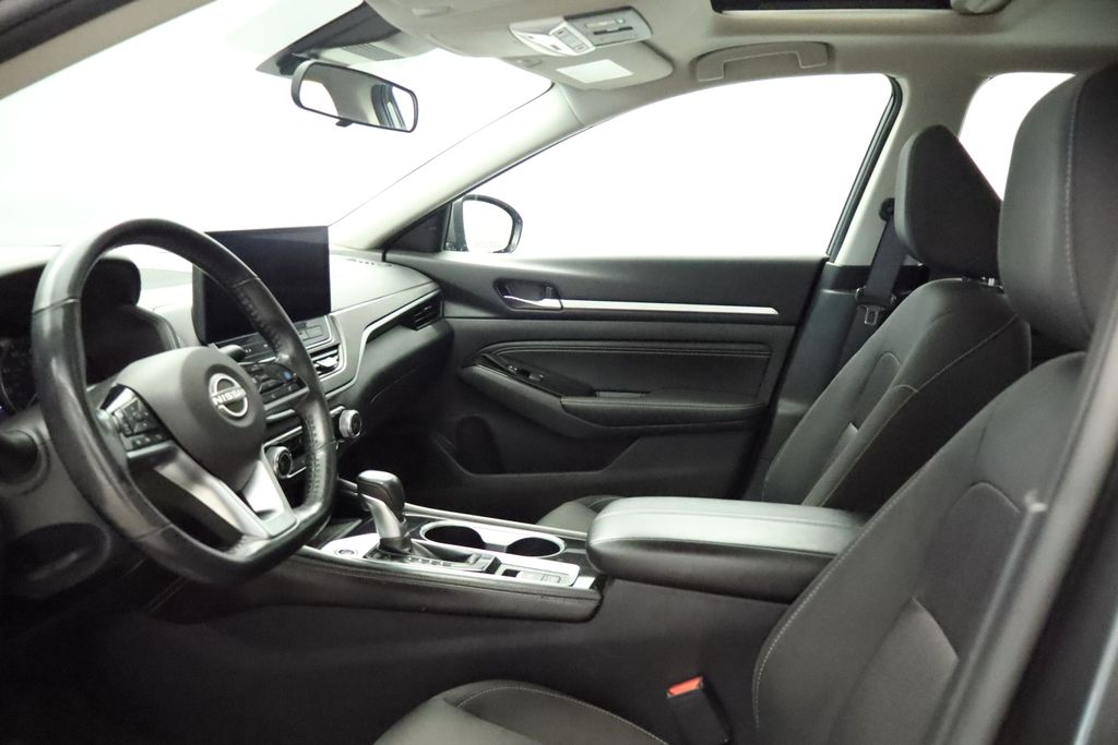 Thumbnail: 2023 Nissan Altima - 10