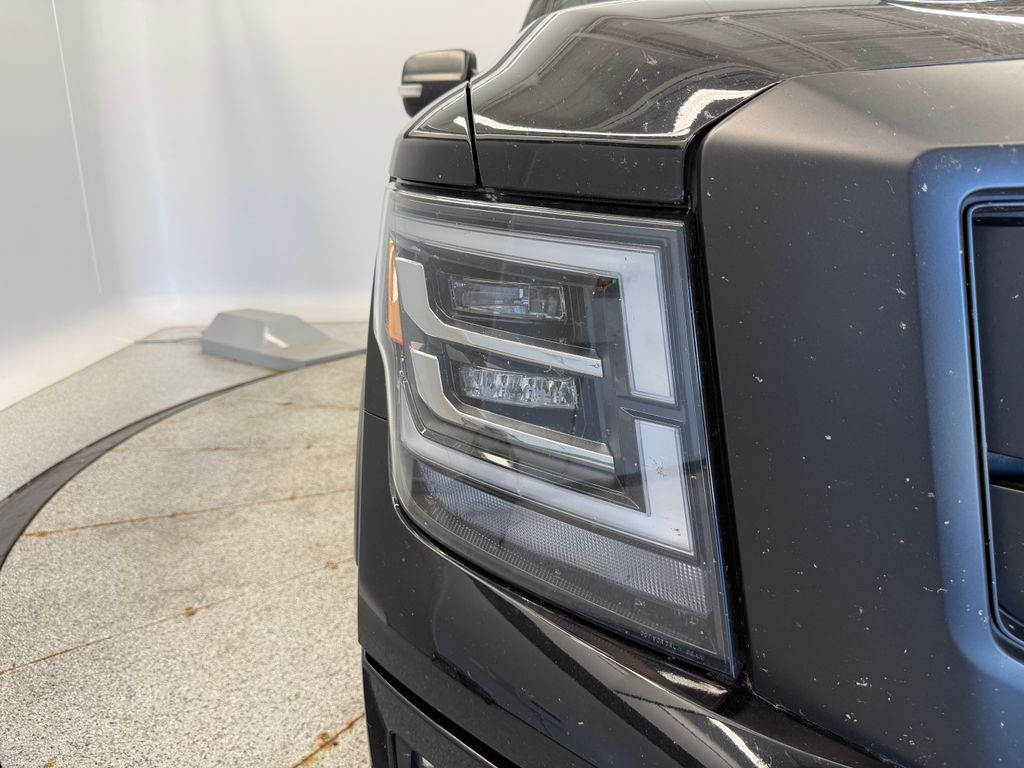 Thumbnail: 2023 Nissan Titan - 18
