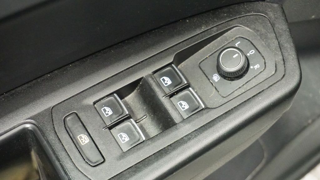 Thumbnail: 2018 Volkswagen Atlas - 25