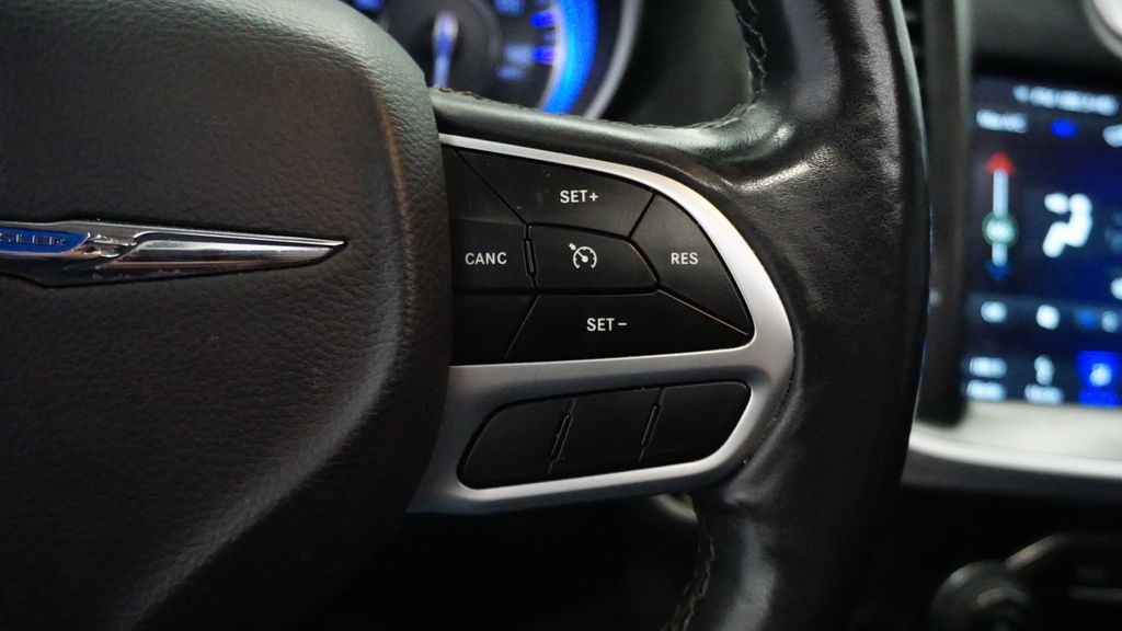 Thumbnail: 2019 Chrysler 300 - 30