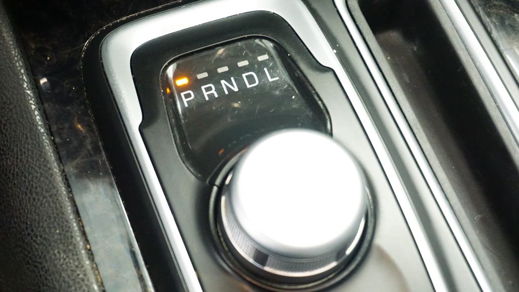 Thumbnail: 2019 Chrysler 300 - 15