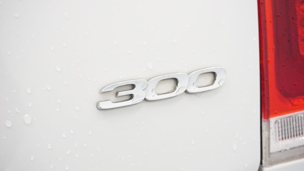 Thumbnail: 2019 Chrysler 300 - 7