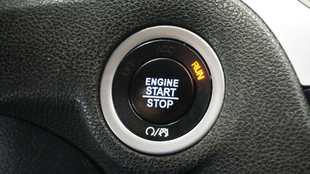 Thumbnail: 2019 Chrysler 300 - 28