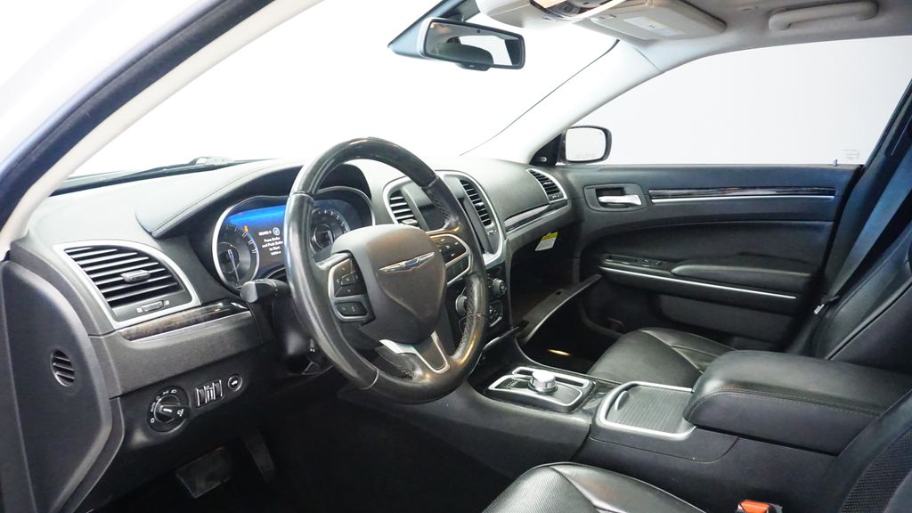 Thumbnail: 2019 Chrysler 300 - 13