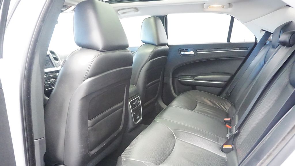 Thumbnail: 2019 Chrysler 300 - 12