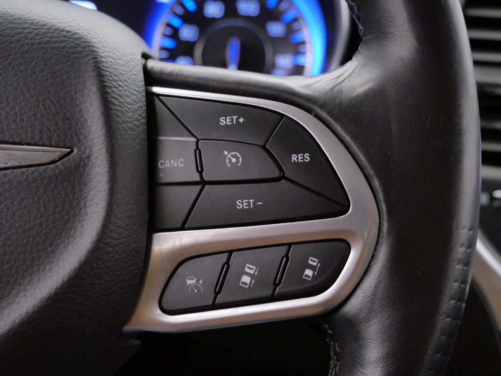 Thumbnail: 2021 Chrysler 300 - 21