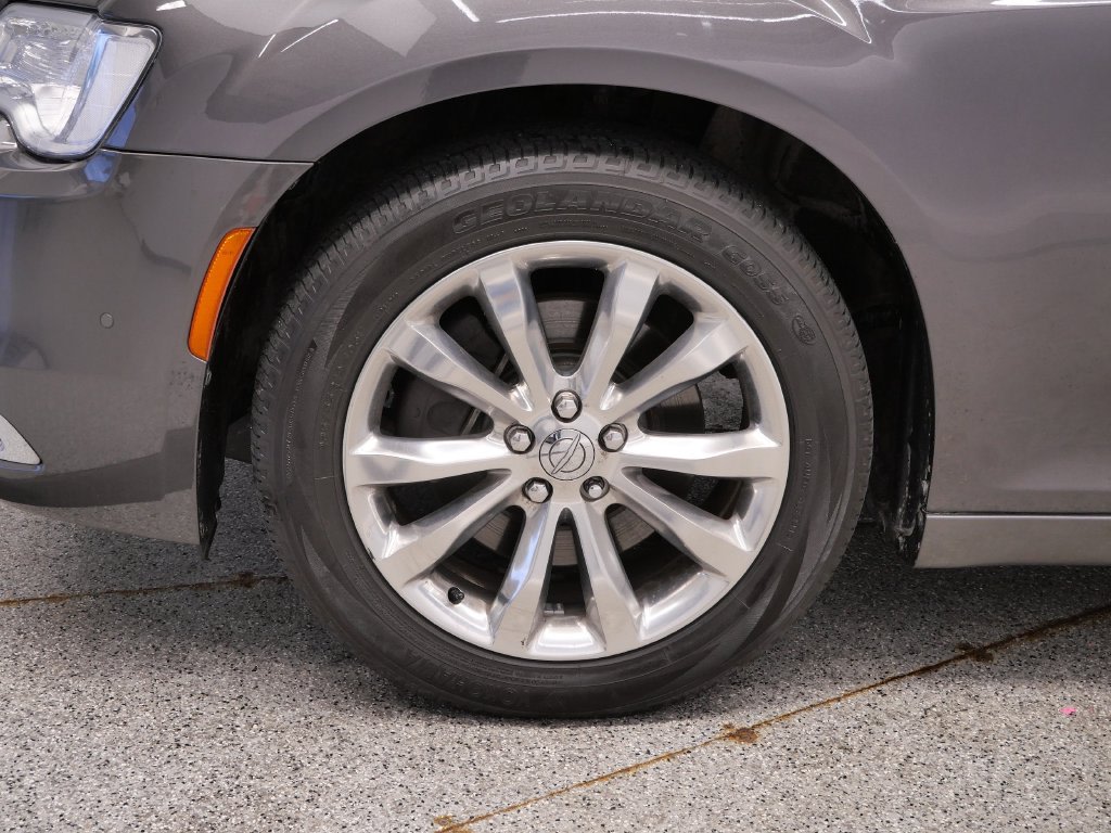 Thumbnail: 2021 Chrysler 300 - 7