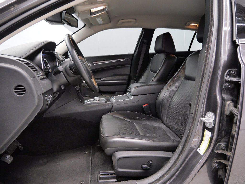 Thumbnail: 2021 Chrysler 300 - 9