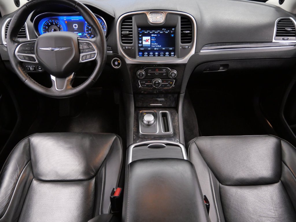 Thumbnail: 2021 Chrysler 300 - 8