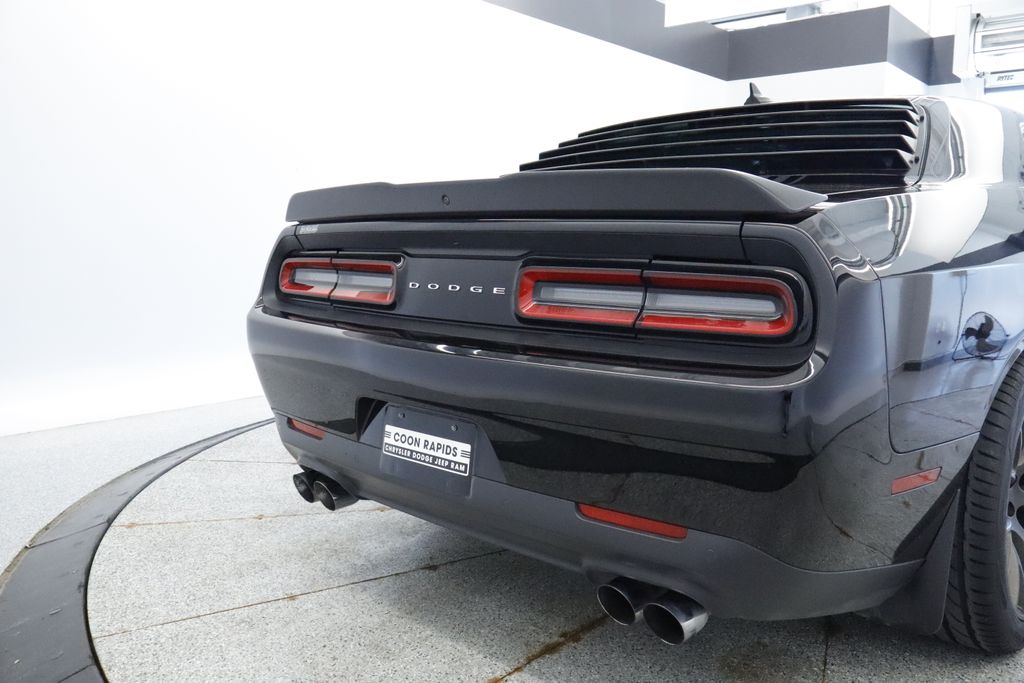 Thumbnail: 2016 Dodge Challenger - 17