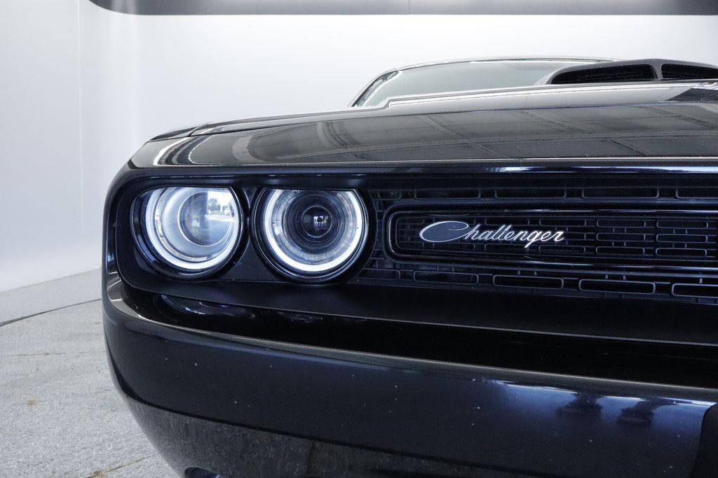 Thumbnail: 2016 Dodge Challenger - 13