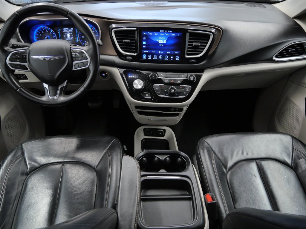 Thumbnail: 2017 Chrysler Pacifica - 2
