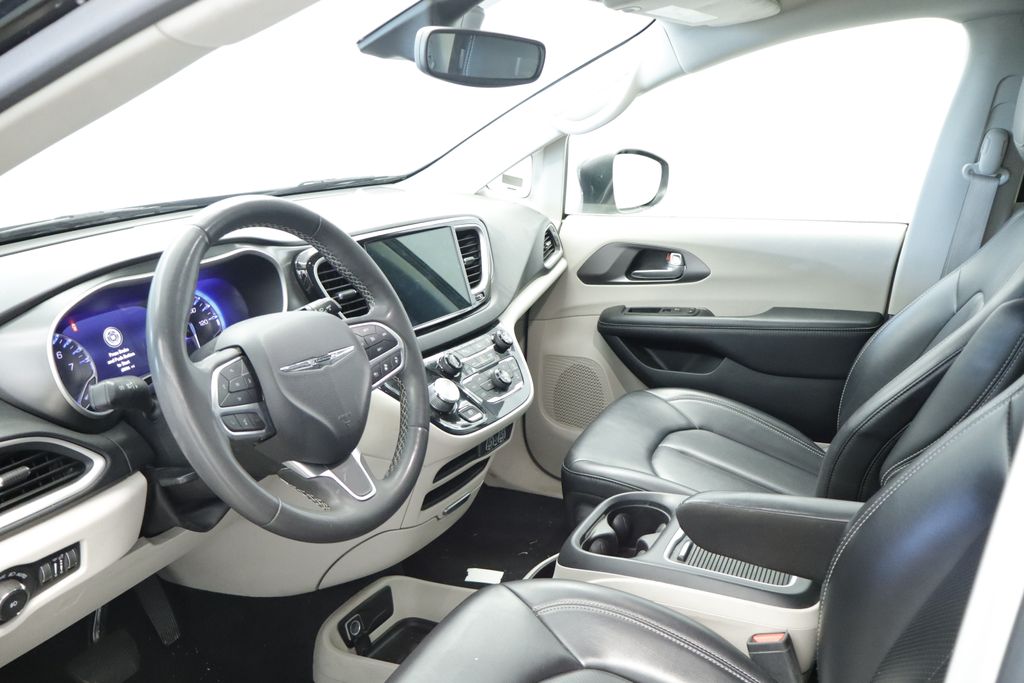 Thumbnail: 2023 Chrysler Pacifica - 11