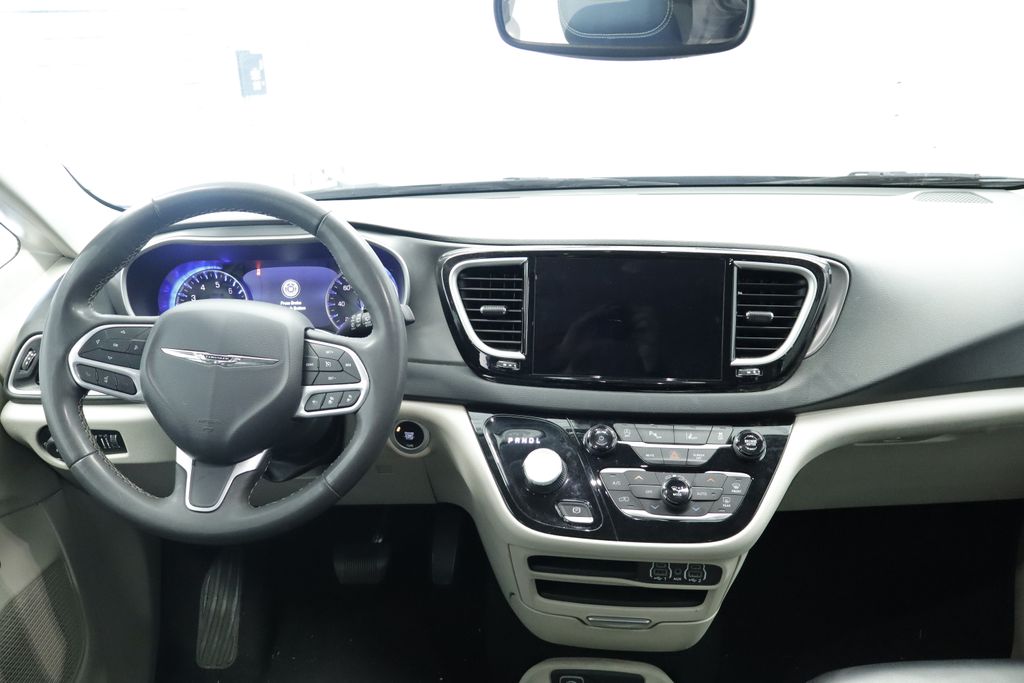 Thumbnail: 2023 Chrysler Pacifica - 2