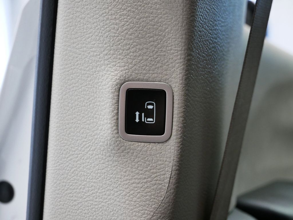 Thumbnail: 2024 Chrysler Pacifica - 26