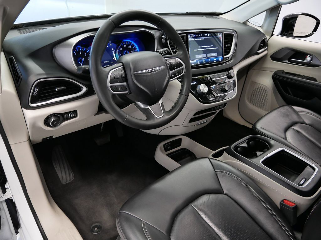 Thumbnail: 2024 Chrysler Pacifica - 2