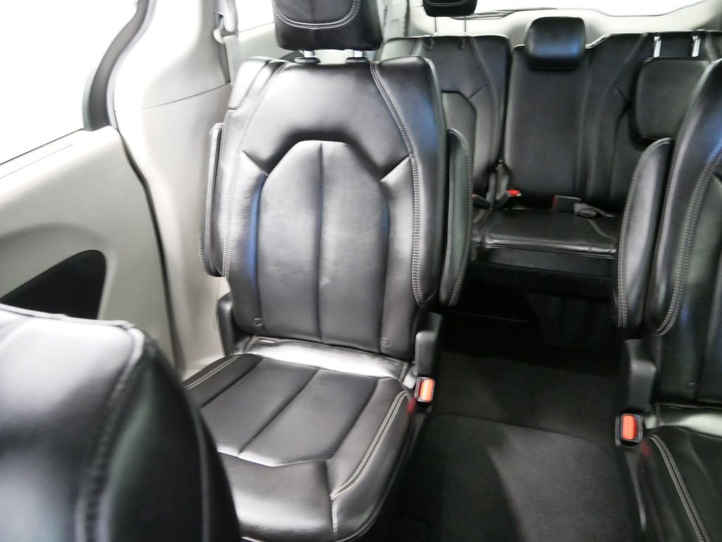 Thumbnail: 2024 Chrysler Pacifica - 27