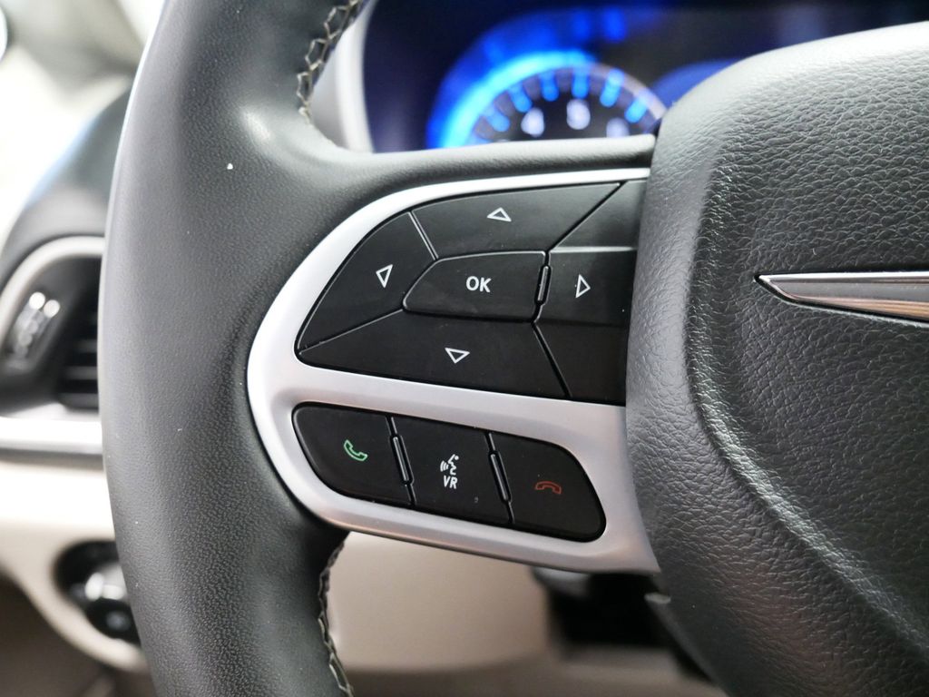 Thumbnail: 2024 Chrysler Pacifica - 32