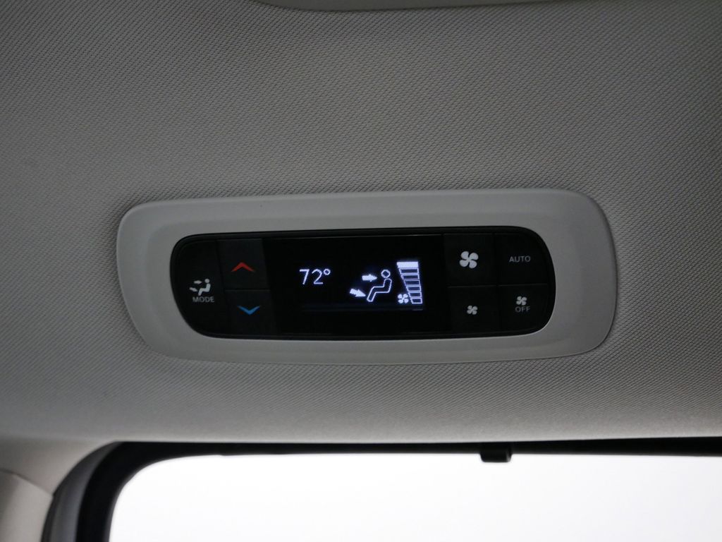 Thumbnail: 2024 Chrysler Pacifica - 24