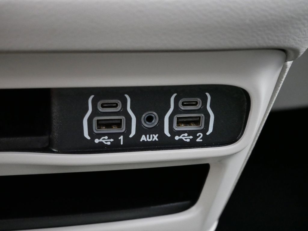 Thumbnail: 2024 Chrysler Pacifica - 44