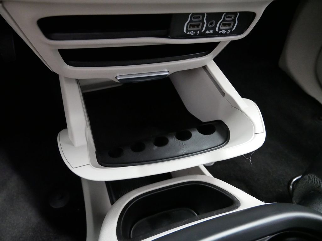 Thumbnail: 2024 Chrysler Pacifica - 16