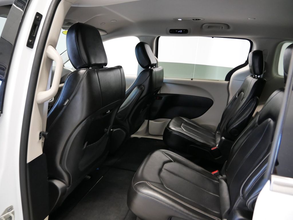 Thumbnail: 2024 Chrysler Pacifica - 23