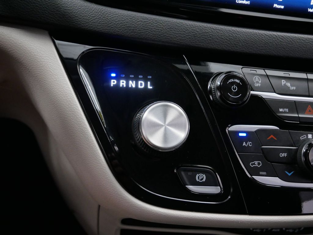 Thumbnail: 2024 Chrysler Pacifica - 42