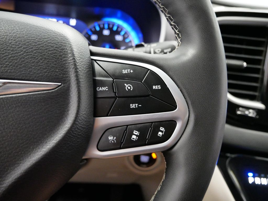 Thumbnail: 2024 Chrysler Pacifica - 33