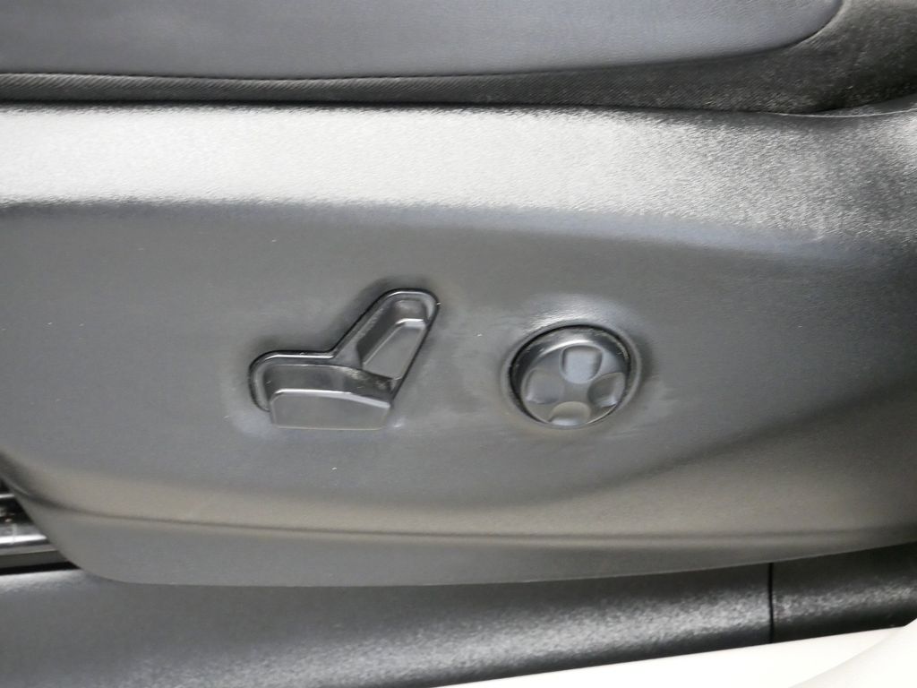 Thumbnail: 2024 Chrysler Pacifica - 21